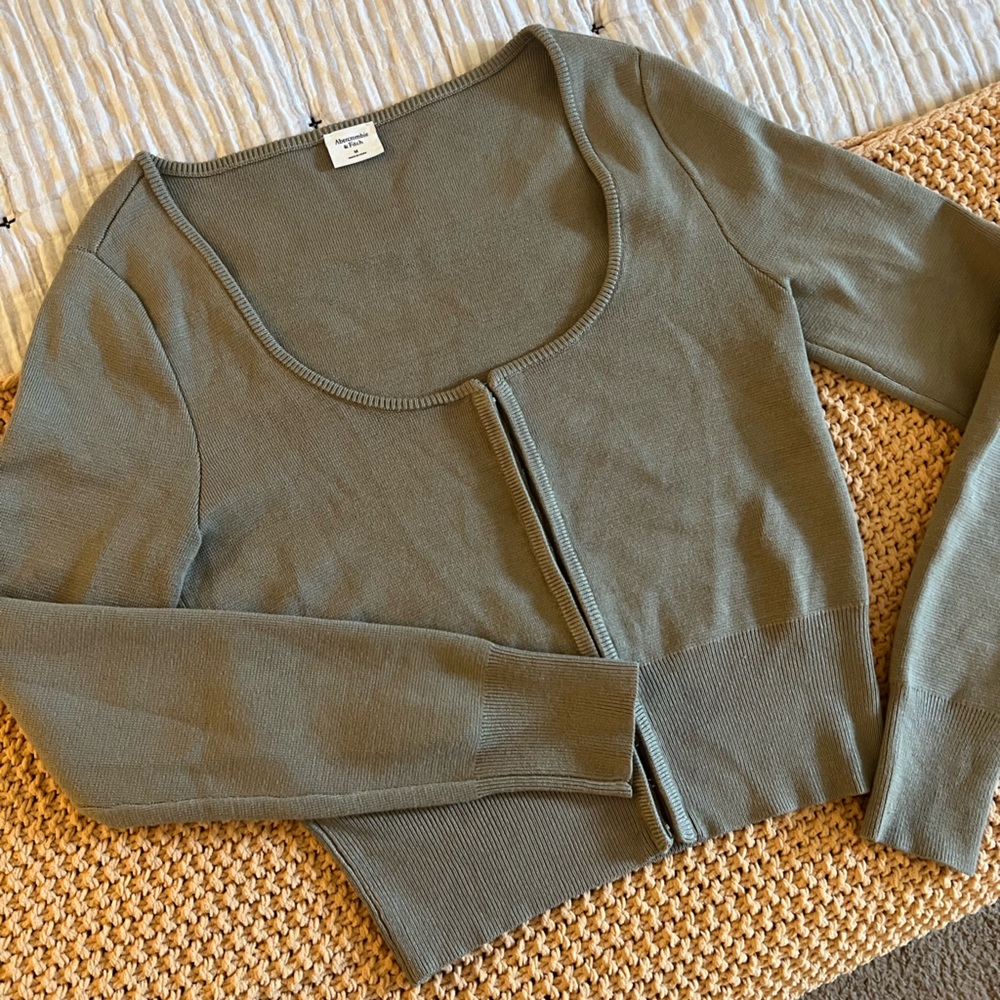 Abercrombie & Fitch square neck long sleeve hook and eye top sweater